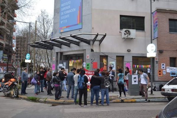 San Martin: Recuperemos el centro de estudiantes del 113 contra el ajuste