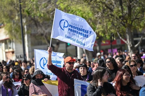 La voltereta del Colegio de Profesores: en menos de dos días ya renunciaron al paro del 11 de abril