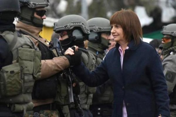 Bregman pidió datos sobre los operativos represivos y Bullrich se niega a informar a la población