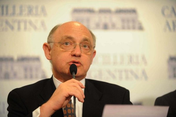 Timerman reclama la ayuda imperial