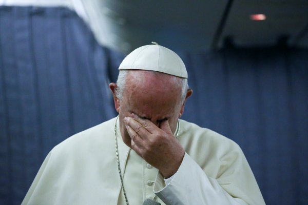 El papa Francisco enfrenta la peor crisis interna en sus cinco años de papado