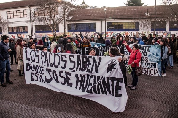 Marcha en Puerto Montt: "Los pacos saben donde está Huenante" 