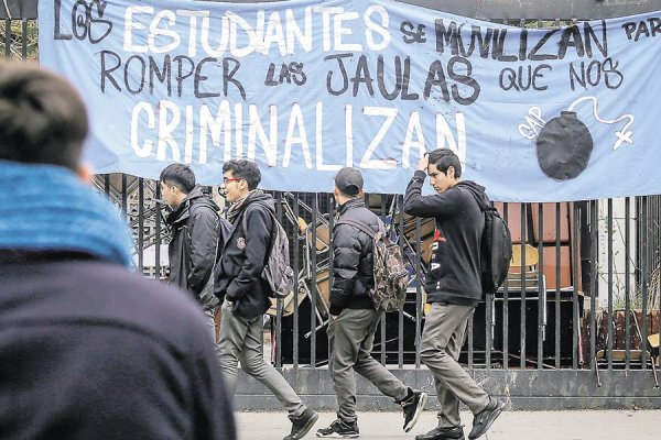 Escandaloso: Adelantan cierre del año escolar en el Instituto Nacional y el INBA para evitar organización estudiantil