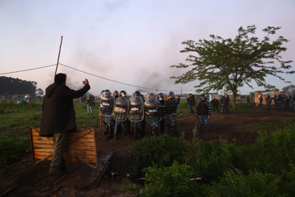 Argentina: brutal represión y resistencia al desalojo en la toma de tierras de Guernica