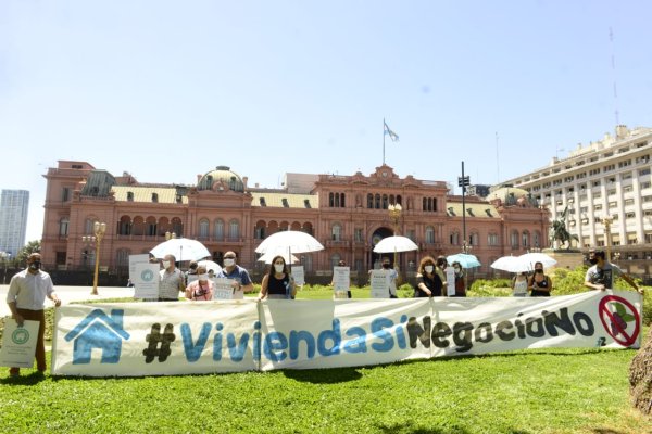 Hipotecados UVA vuelven a movilizarse y buscan ser recibidos por el presidente