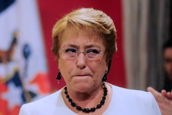 Concertación busca sucesor: Bachelet llega a Chile a una semana de elecciones