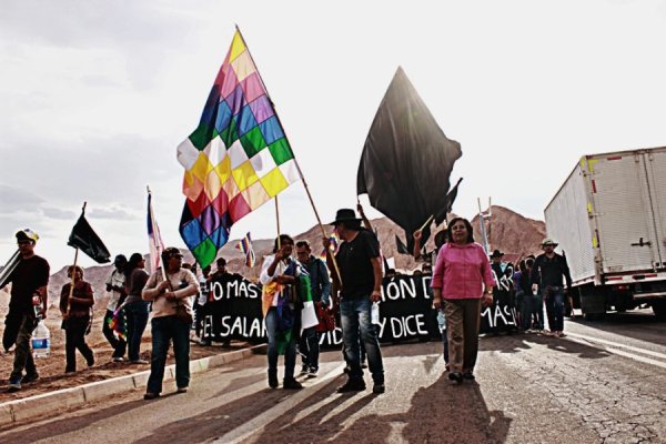 Comunidades de la región de Antofagasta marchan en rechazo a la privatizción del litio