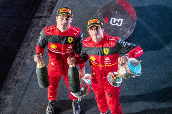 GP Barein, ganó Leclerc. 1-2 de Ferrari.