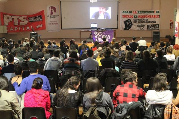 Estudiantes de la UBA enviaron en vivo su solidaridad a docentes mexicanos en lucha