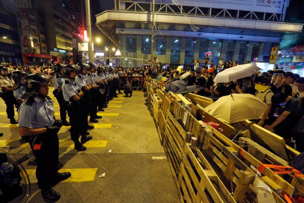 Estudiantes y Gobierno inician el diálogo en un ambiente tenso en Hong Kong