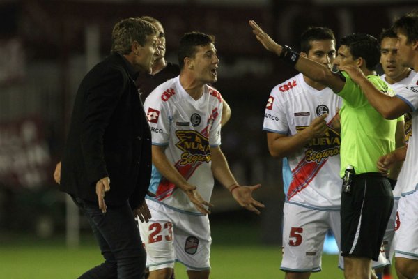 El fútbol en zona Sur: La hora referí