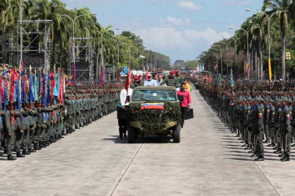 Recursos para armamento y los militares mientras le aprietan el cinturón al pueblo