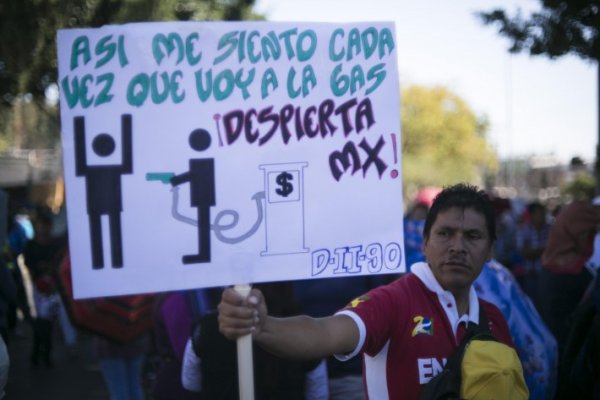 Postergan segundo gasolinazo de febrero