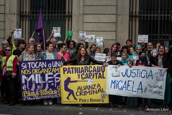 Concentración en Barcelona por el femicidio de Micaela García en Argentina