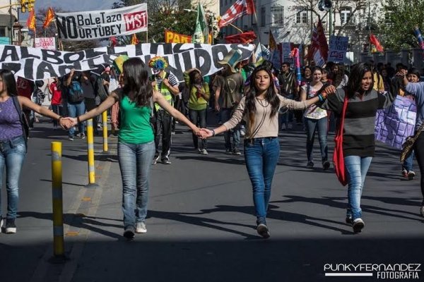 Salta: movilizan contra las restricciones en el pase libre estudiantil y de jubilados 