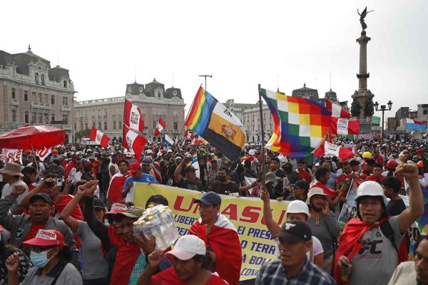 Brutal represión en Perú a un mes de la masacre en Juliaca