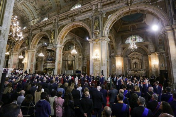 Te Deum: Arzobispo de Santiago llama a "un gran acuerdo nacional" y mantiene su postura contra el aborto