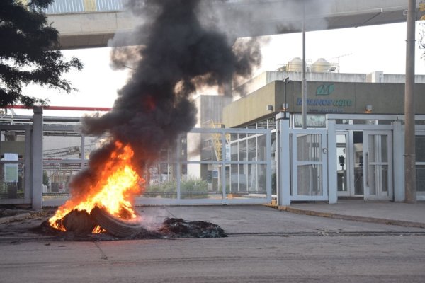 El paro fue total en plantas aceiteras del cordón industrial de San Lorenzo