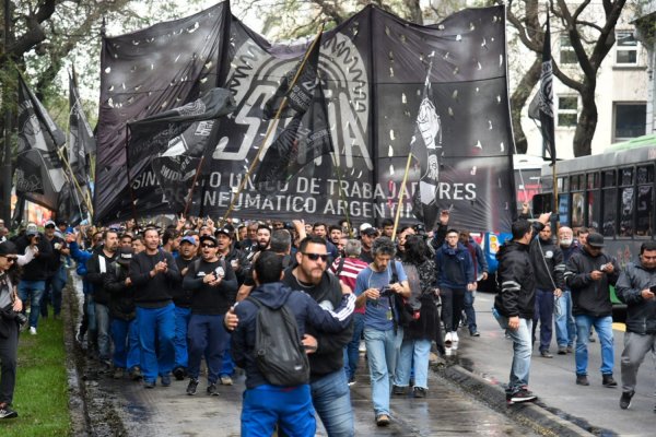 Neumático: una gran lucha de los trabajadores que obligó a negociar a las patronales