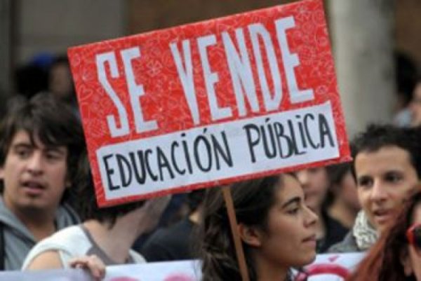 Paro Confech 25 de marzo: ¡Vamos por el fin al CAE y la deuda educativa! ¡Educación gratuita, de calidad, democrática y no sexista! 