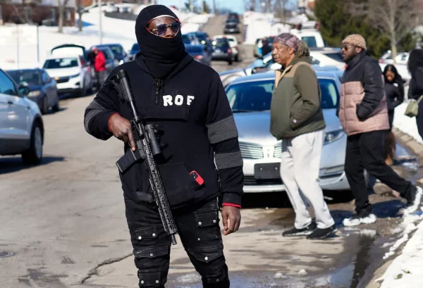 Lincoln Heights: neonazis atacaron una ciudad de mayoría negra y vecinos organizaron la autodefensa