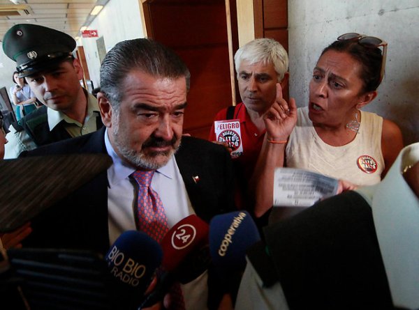 Juicio oral termina con funa