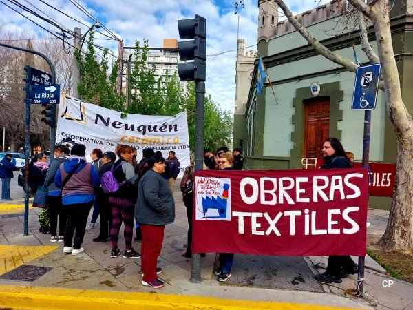 Ceramistas y textiles llevan los reclamos de las gestiones obreras a la mesa de transición 