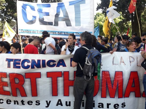 #LaTécnicaNoSeToca: importante marcha en La Plata