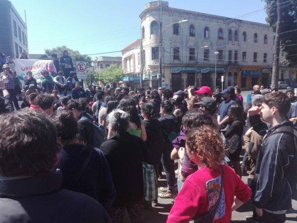 Ahora: Asamblea regional llama a huelga en Valparaíso 