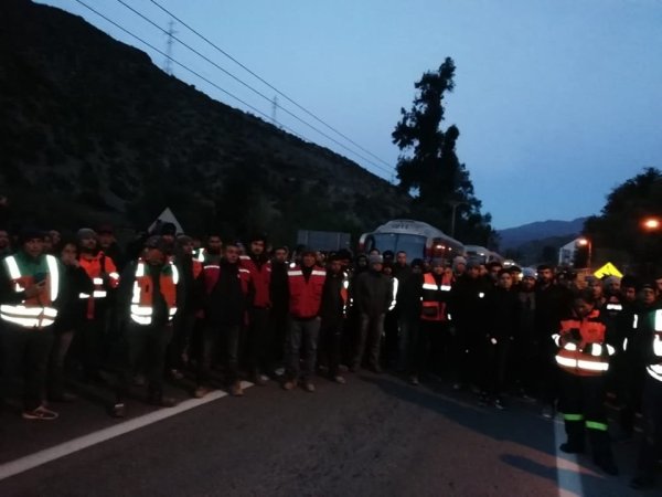 Contratistas de Codelco Andina cortan Camino Internacional en Los Andes