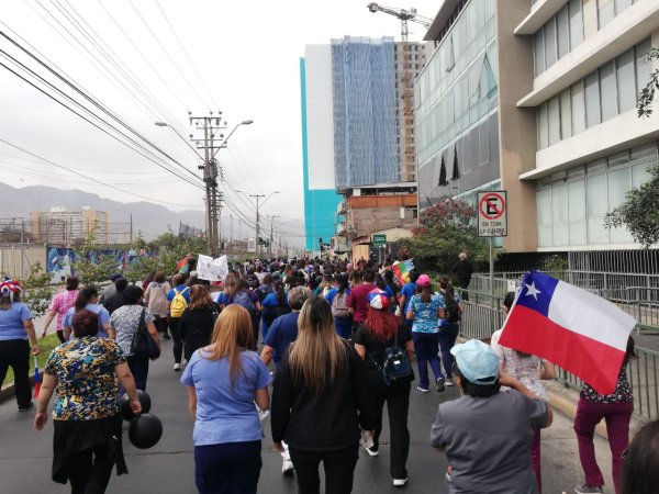 Trabajadores y trabajadoras de la salud marchan en la capital minera 