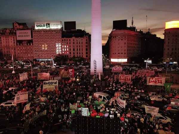 Jornada nacional: los docentes movilizaron contra la precarización y por la vivienda