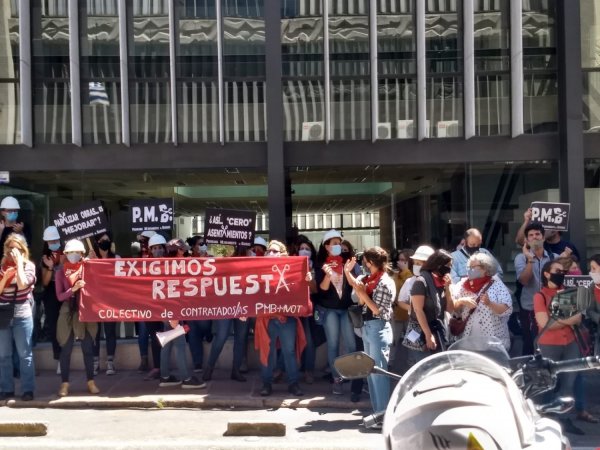 Trabajadores se movilizaron hoy al Ministerio de Vivienda