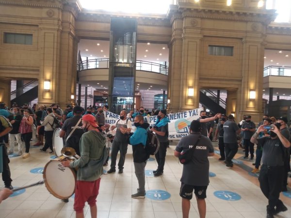 Tercerizados del ferrocarril Roca volvieron a reclamar: "¡Pase a planta permanente ya!"