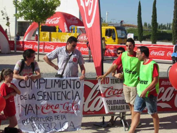 Trabajadores precarios y estudiantes denuncian “Carrera in-feliz” de Coca-Cola en Zaragoza