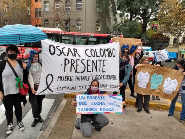 Homenaje a Oscar Colombo, otro preceptor que murió por coronavirus.