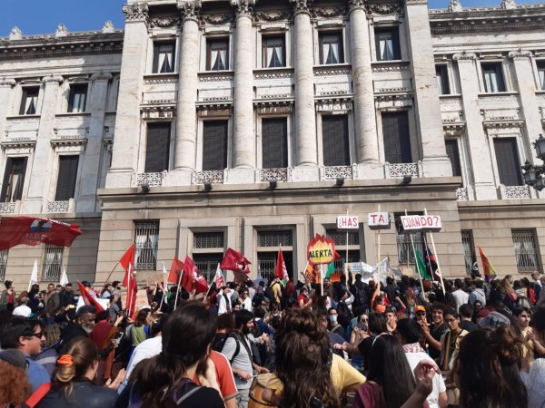 Jornada de paro y movilizaciones de docentes y trabajadores públicos