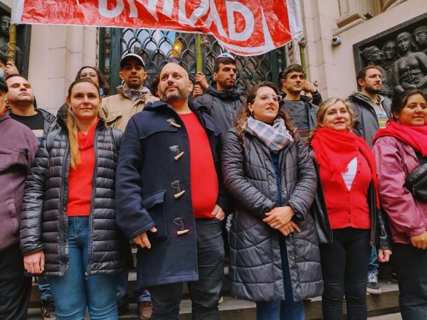 El Frente de Izquierda-Unidad cerró su campaña en la Bolsa de Comercio