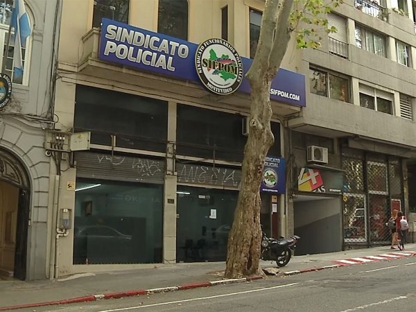 ¡Fuera los sindicatos policiales del Pit- Cnt!