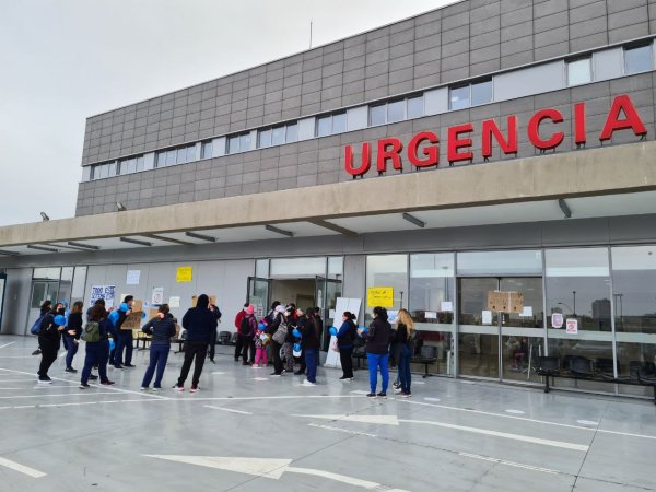 Trabajadores de unidad de urgencia paralizan frente a grave crisis de la salud pública