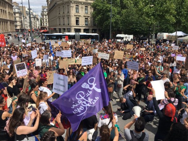 Feministas y socialistas se movilizan en todo el mundo en solidaridad con la lucha por el derecho al aborto en los EE. UU.