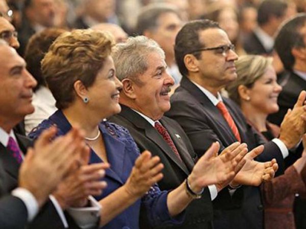 Lula apoya los recortes, Dilma y Renan defienden el plan social “bolsa familia”