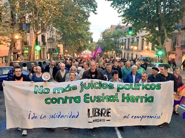 Más de mil personas marchan en Madrid por los cinco de Askapena 