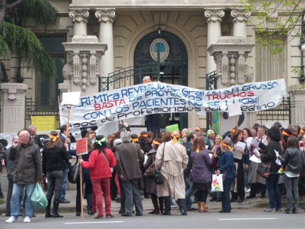 "Están desmantelando lo público cada día, poco a poco, pero de manera sostenida"