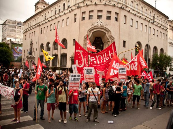 Córdoba: concentración y corte contra el nuevo Código de Convivencia