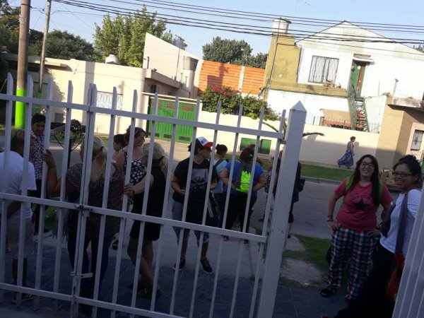 Se armó una mesa de trabajo para exigir justicia por la joven lesbiana atacada en San Miguel