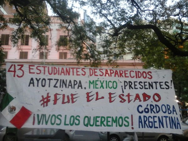 Expresa su solidaridad con Ayotzinapa