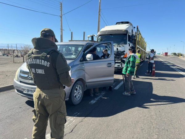 Cinco carabineros detenidos por coimas a contrabandistas en la frontera: no se descarta narcotráfico