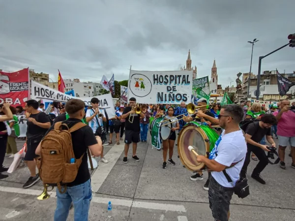 [Video] Estatales se movilizaron contra los despidos y el ajuste