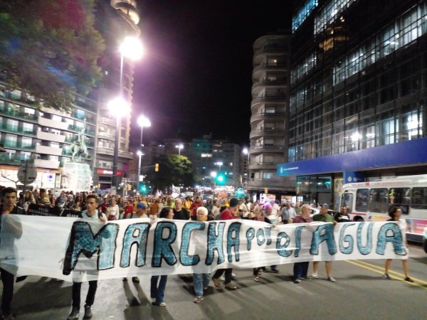 Miles se movilizaron en la Marcha por el Agua